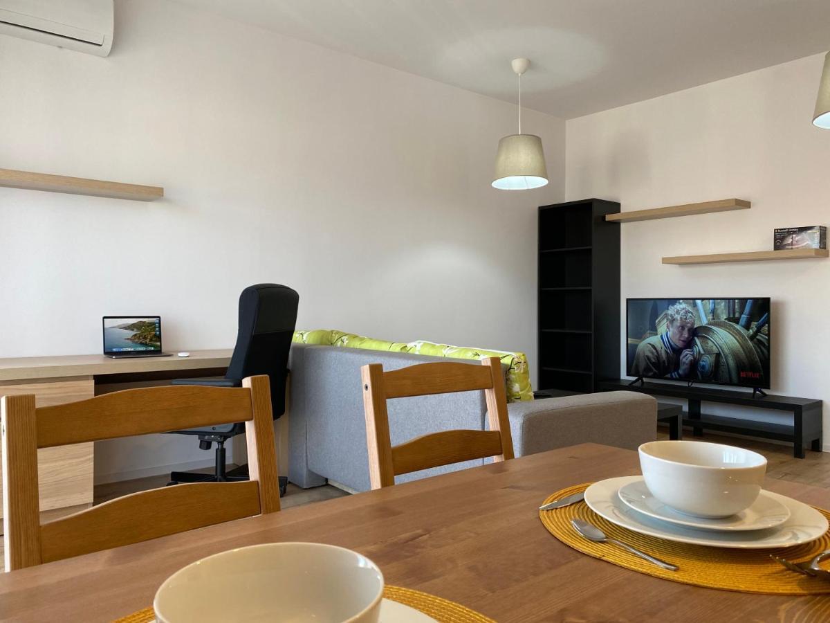 Glam Apartments Lipatti Near Iulius Mall And City Center 티미쇼아라 외부 사진