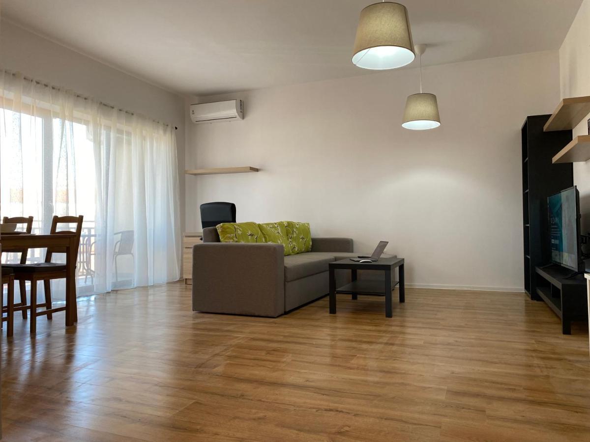 Glam Apartments Lipatti Near Iulius Mall And City Center 티미쇼아라 외부 사진