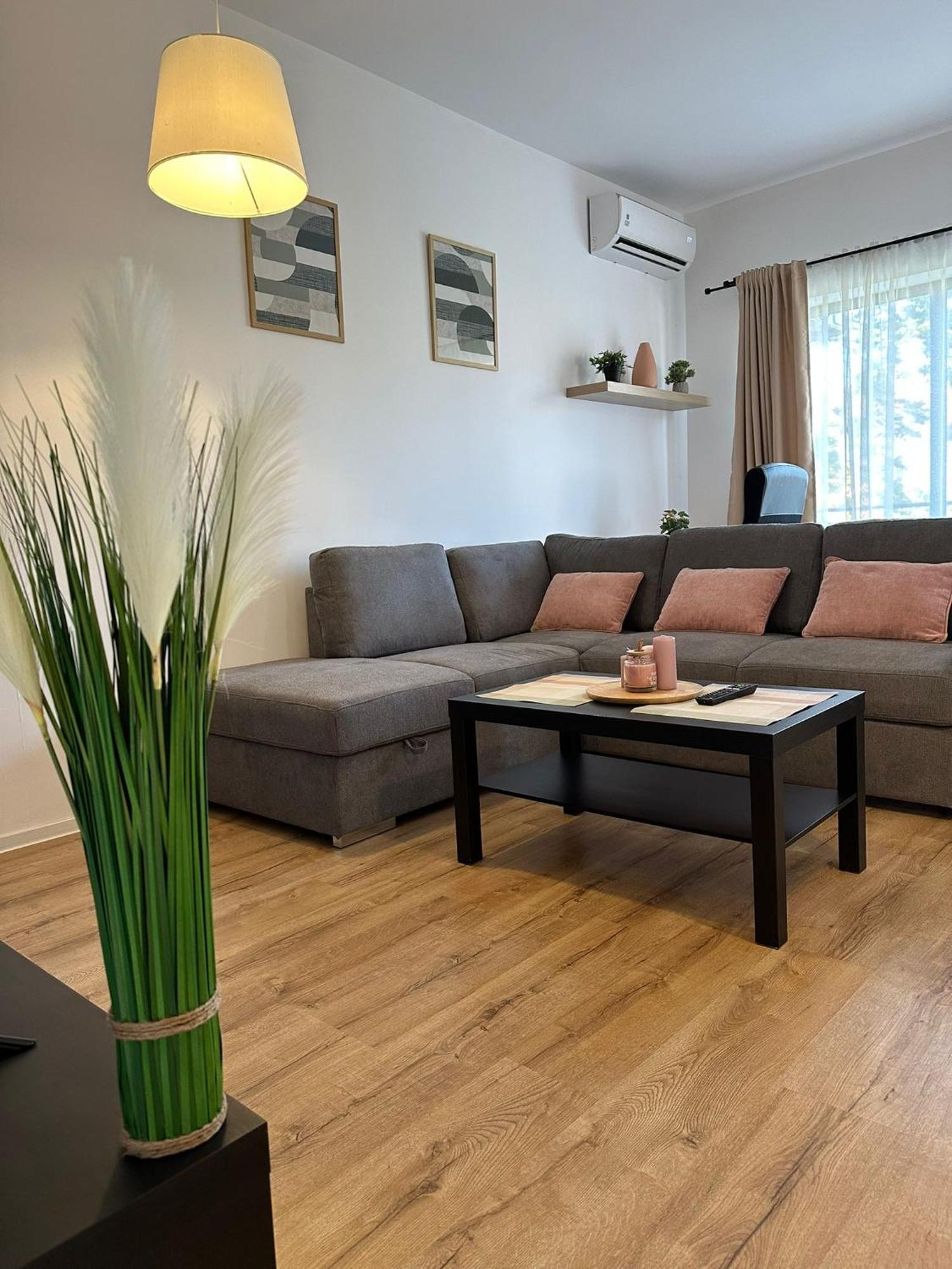 Glam Apartments Lipatti Near Iulius Mall And City Center 티미쇼아라 외부 사진