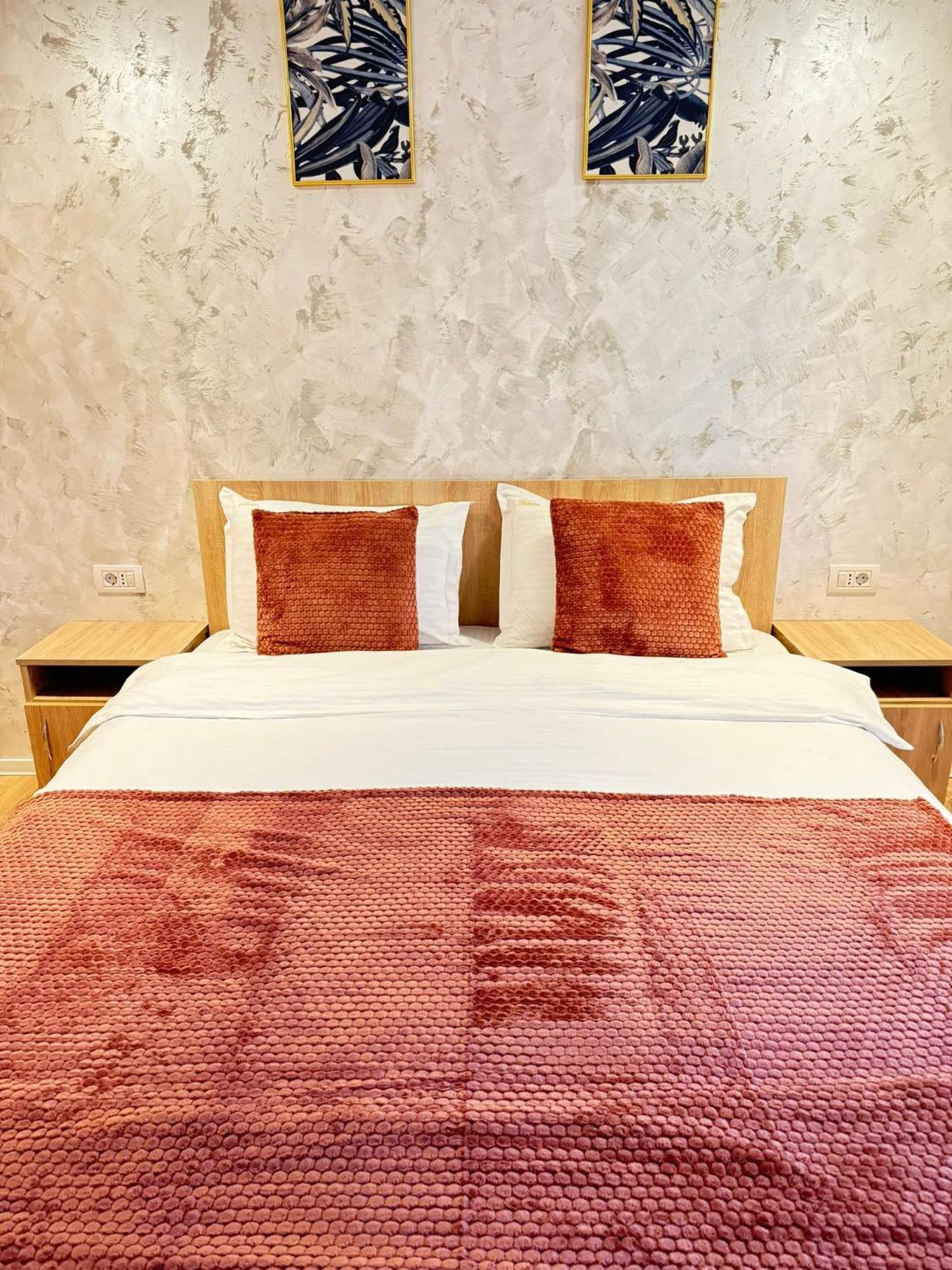 Glam Apartments Lipatti Near Iulius Mall And City Center 티미쇼아라 외부 사진