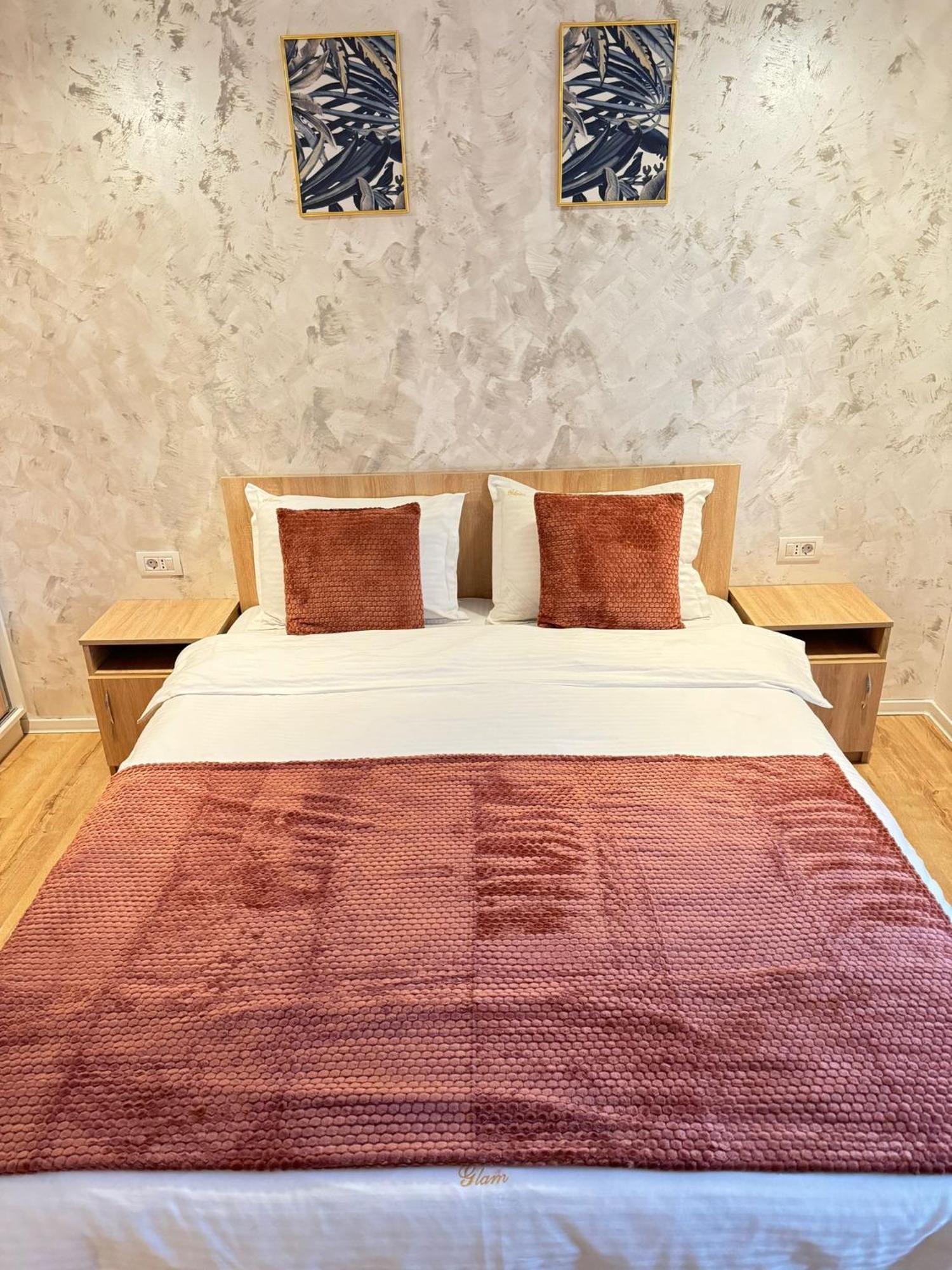 Glam Apartments Lipatti Near Iulius Mall And City Center 티미쇼아라 외부 사진